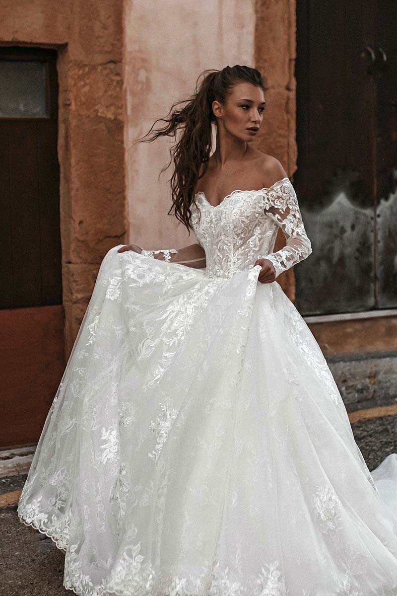 classic lace wedding dress