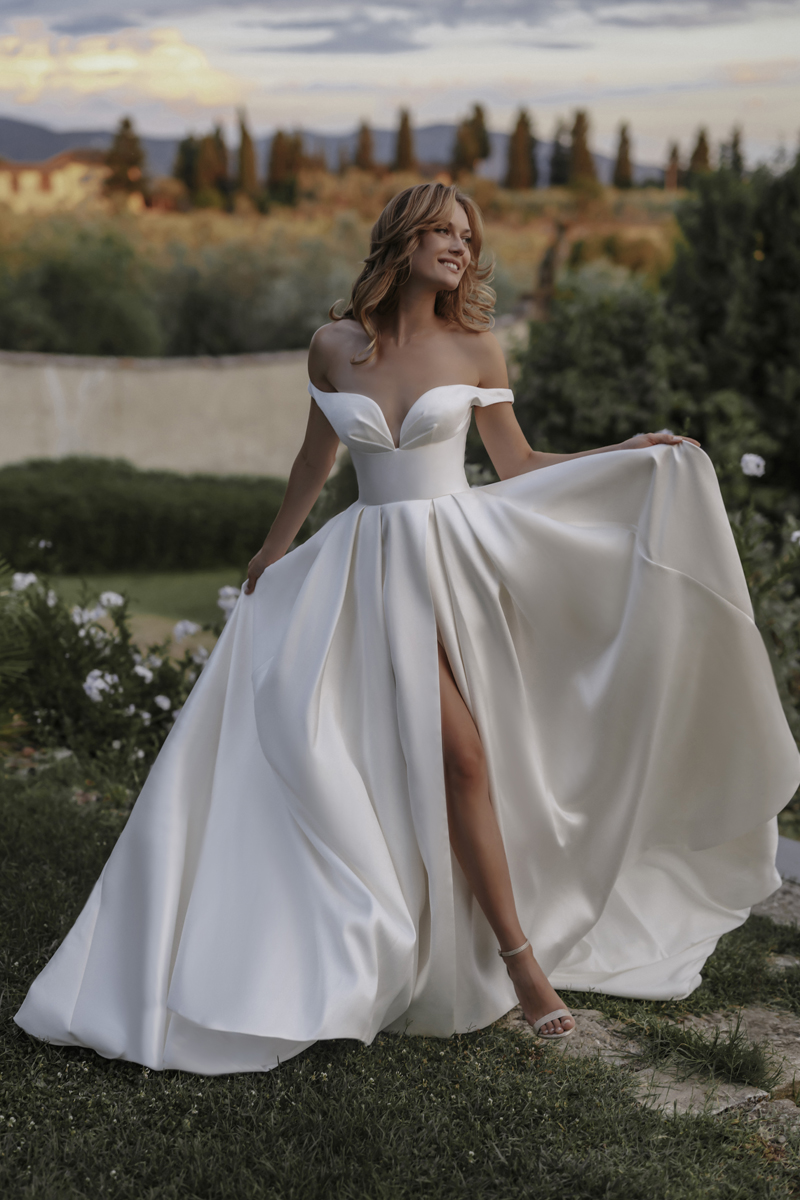 E300 Wedding Dress
