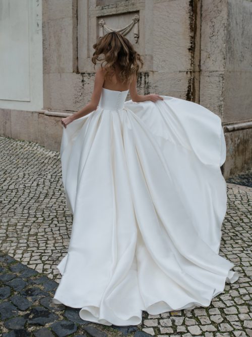 E457 Abella | Luxury Wedding Dress Melbourne