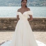 Off-shoulder straps Wedding Dress